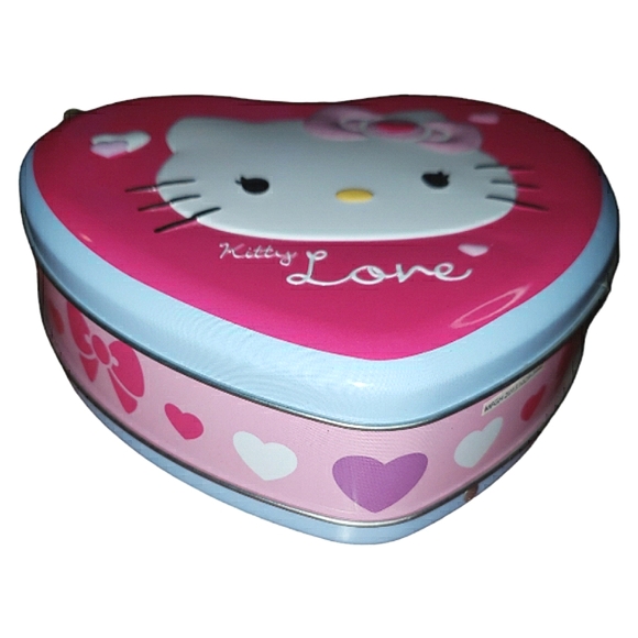 Hello Kitty Love Embossed Tin Heart Bead Handle Container Purse Collectable Toy - Picture 5 of 16